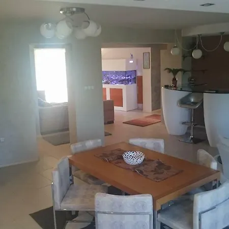 Yassen Luxury דירה