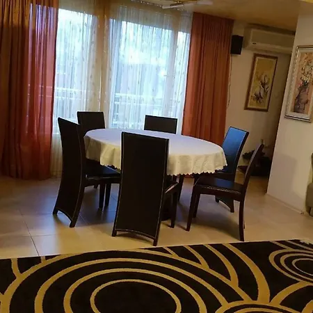 Yassen Luxury דירה